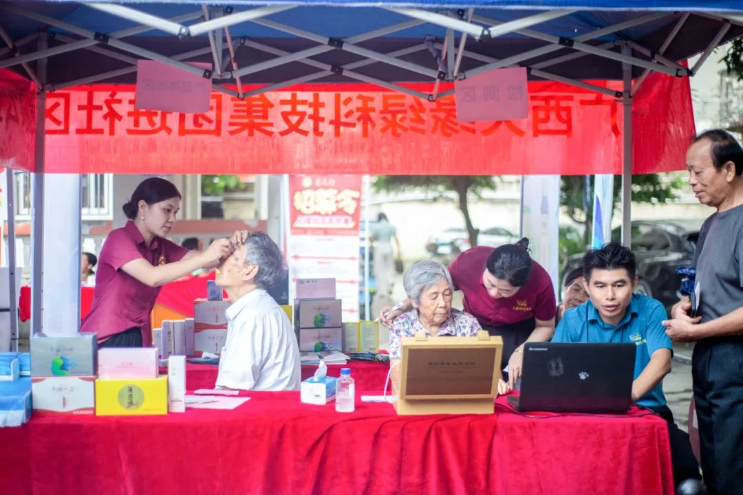 廣西電視臺(tái)鏡頭下的健康守護(hù)：天緣綠健康科普進(jìn)社區(qū)，三伏惠民暖人心